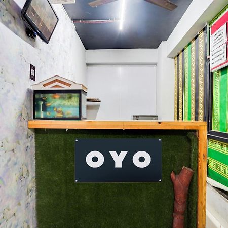 Hotel O Day Night Rooms スーラト エクステリア 写真