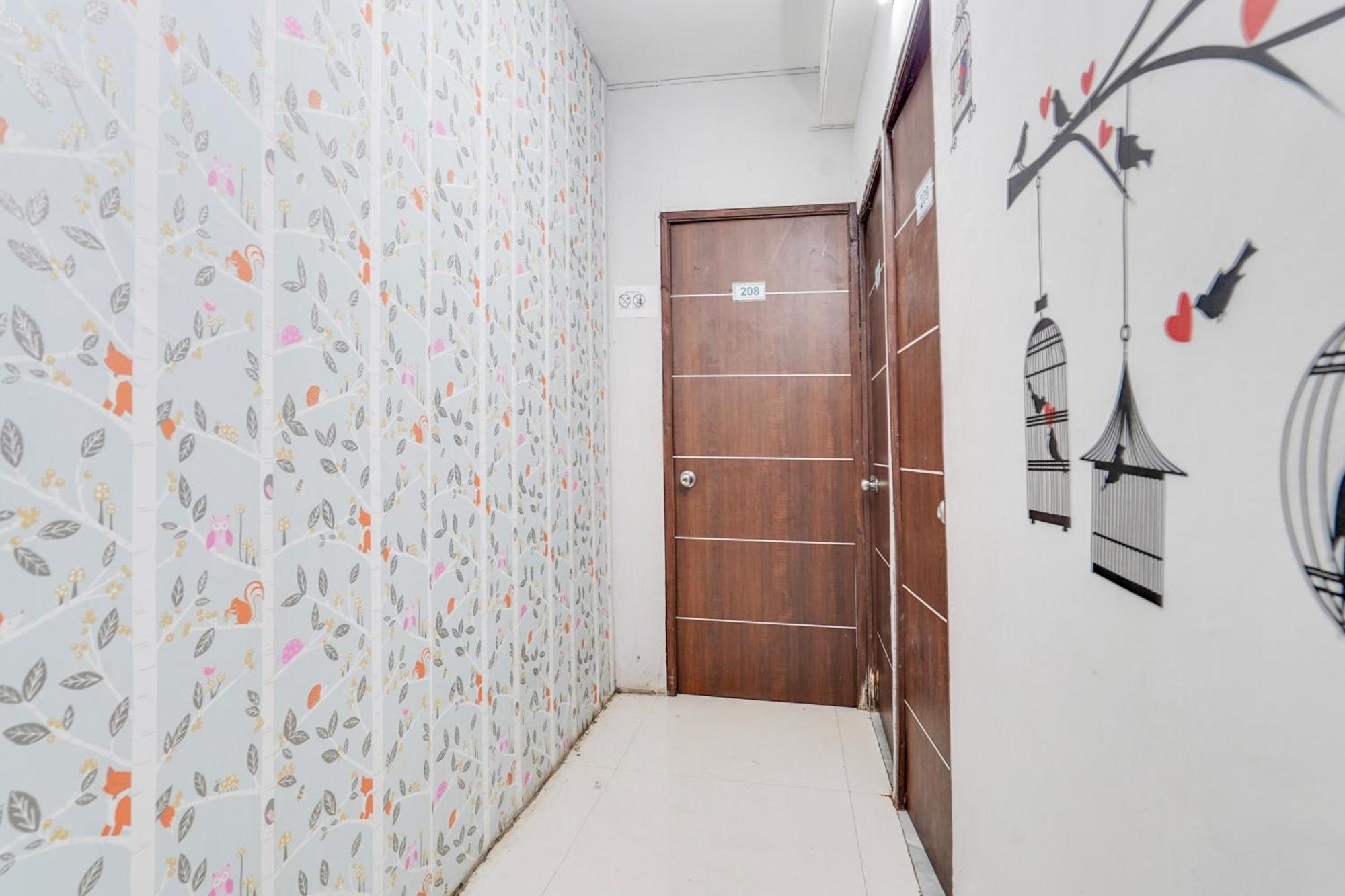 Hotel O Day Night Rooms スーラト エクステリア 写真