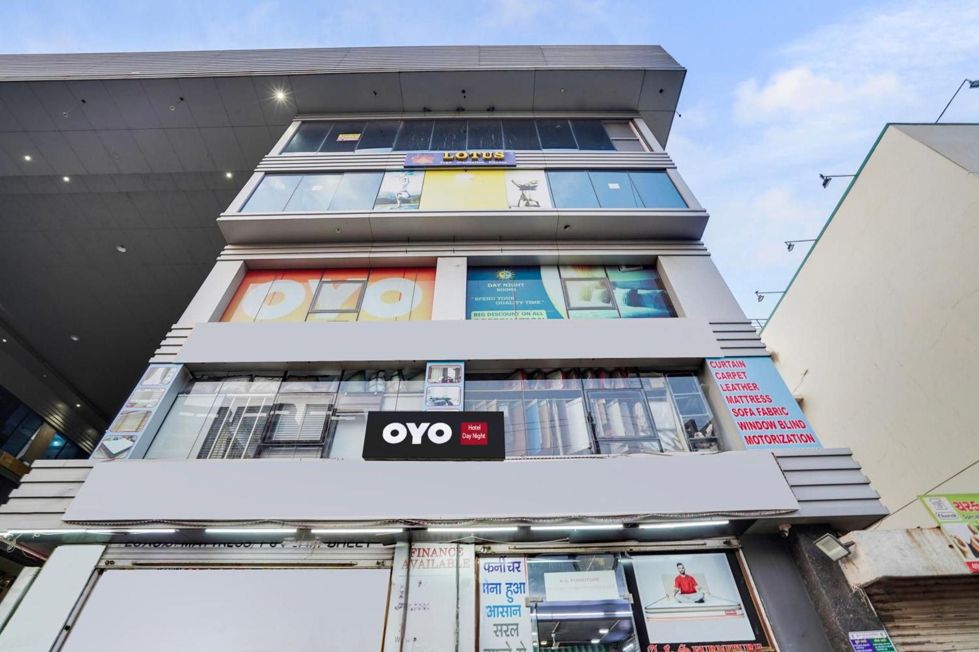 Hotel O Day Night Rooms スーラト エクステリア 写真